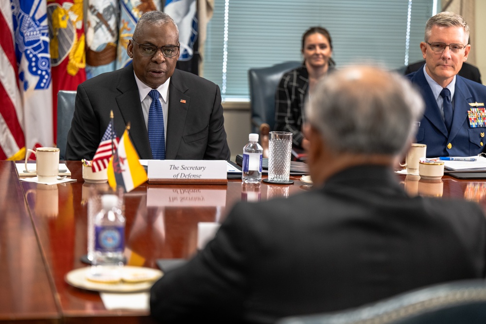 Secretary Austin hosts Brunei's Defense Minister II Halbi bin Mohammad Yussof