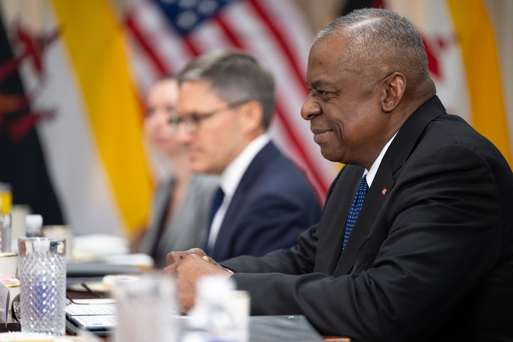 Secretary Austin hosts Brunei's Defense Minister II Halbi bin Mohammad Yussof