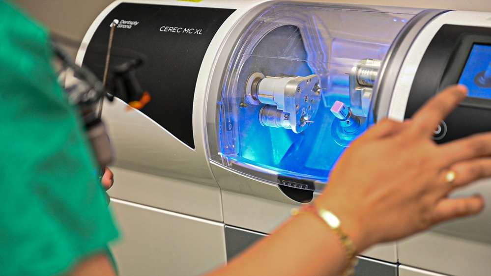 Precision meets innovation: modern dentistry in action