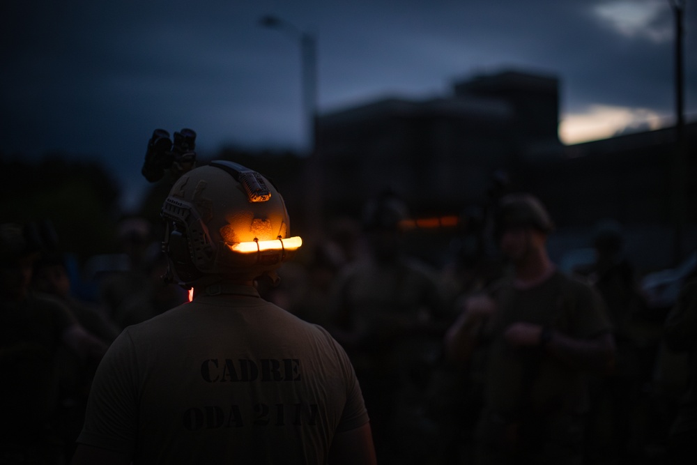 Alabama National Guard Special Forces Soldiers sharpen their senses during night fire training