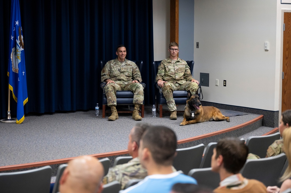 DVIDS - Images - MWD Betyar retires at KAFB [Image 2 of 6]