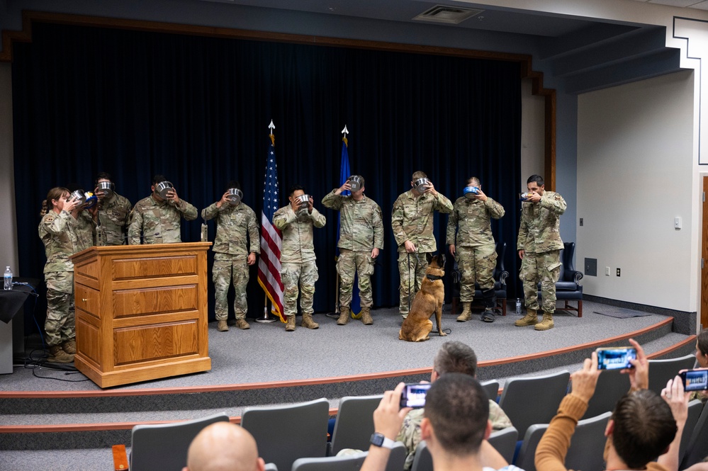 DVIDS - Images - MWD Betyar retires at KAFB [Image 5 of 6]