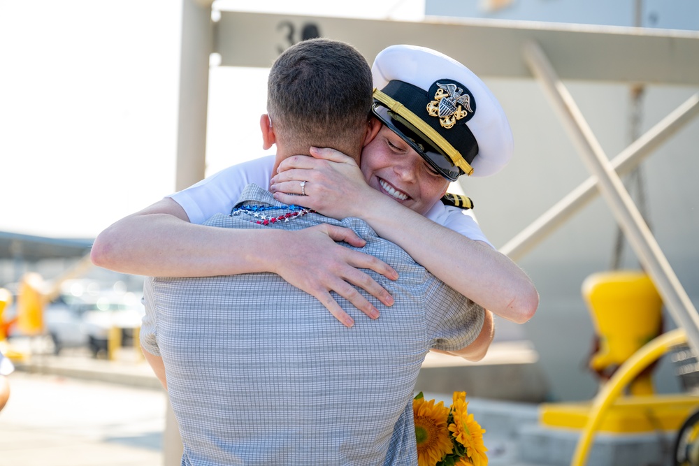 USS Somerset (LPD 25) Homecoming