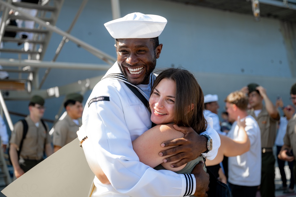 USS Somerset (LPD 25) Homecoming