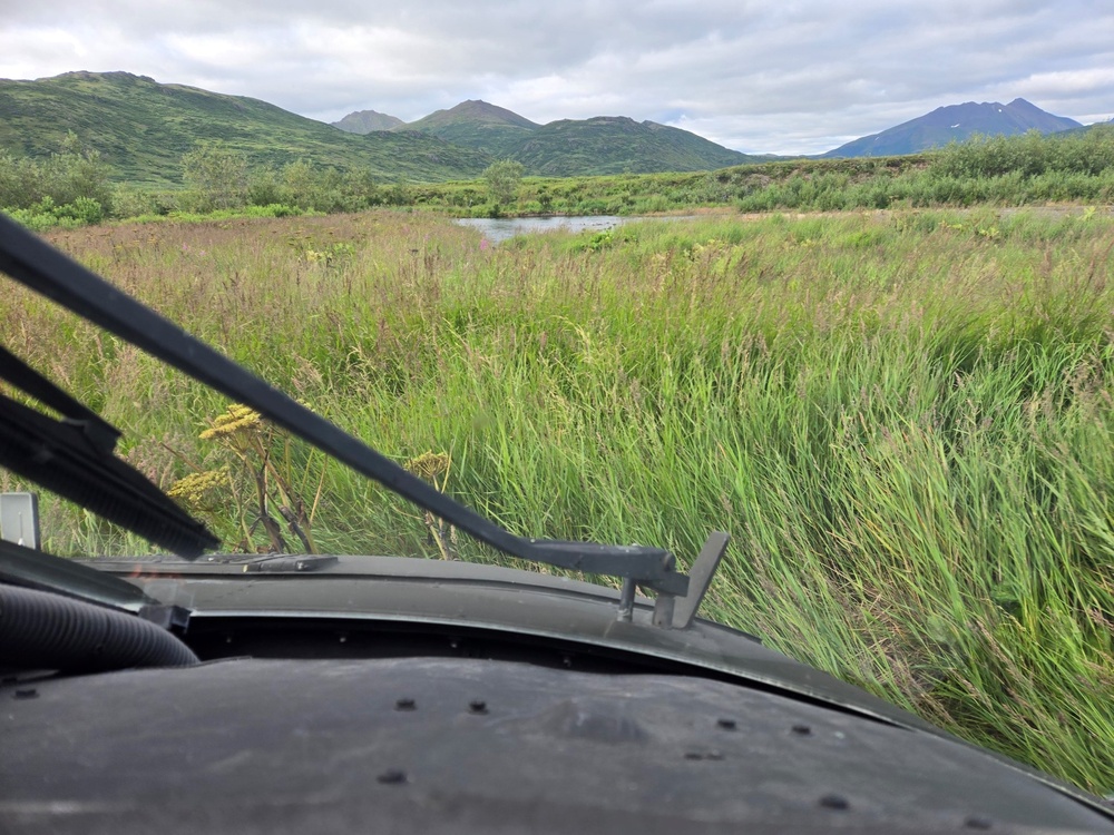 Alaska Army Guard helicopter crew rescues rafter on Goodnews River