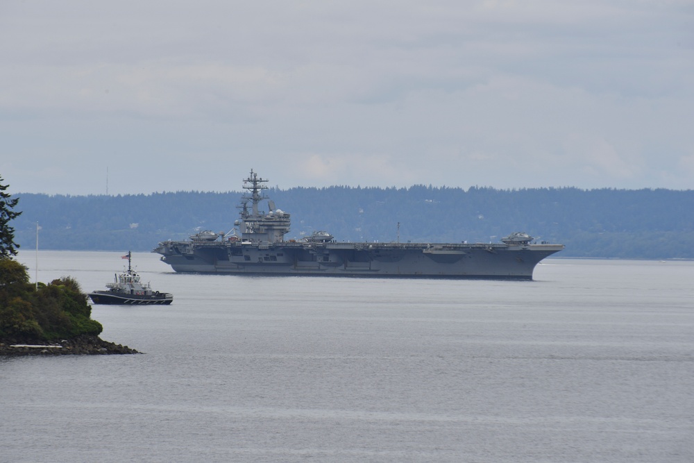 USS Ronald Reagan (CVN 76) Arrives at Naval Base Kitsap