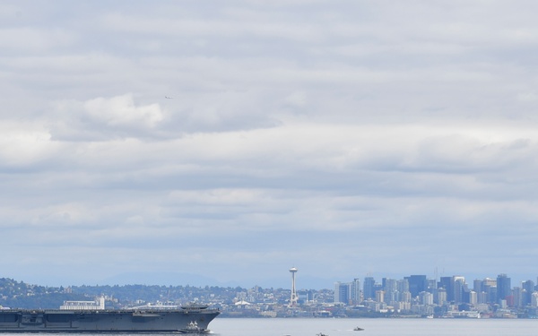 USS Ronald Reagan (CVN 76) Arrives at Naval Base Kitsap