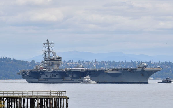USS Ronald Reagan (CVN 76) Arrives at Naval Base Kitsap