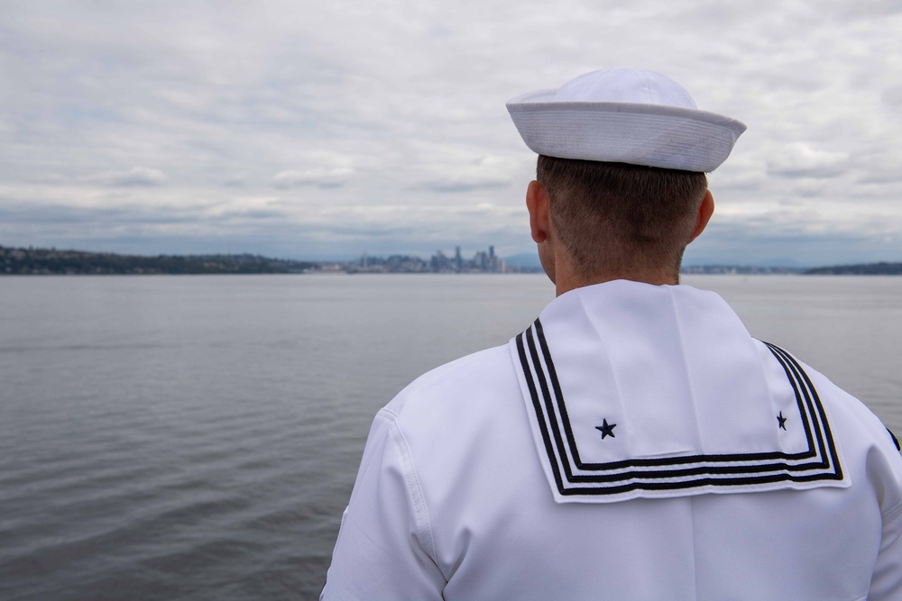 USS Ronald Reagan (CVN 76) arrives at Naval Base Kitsap