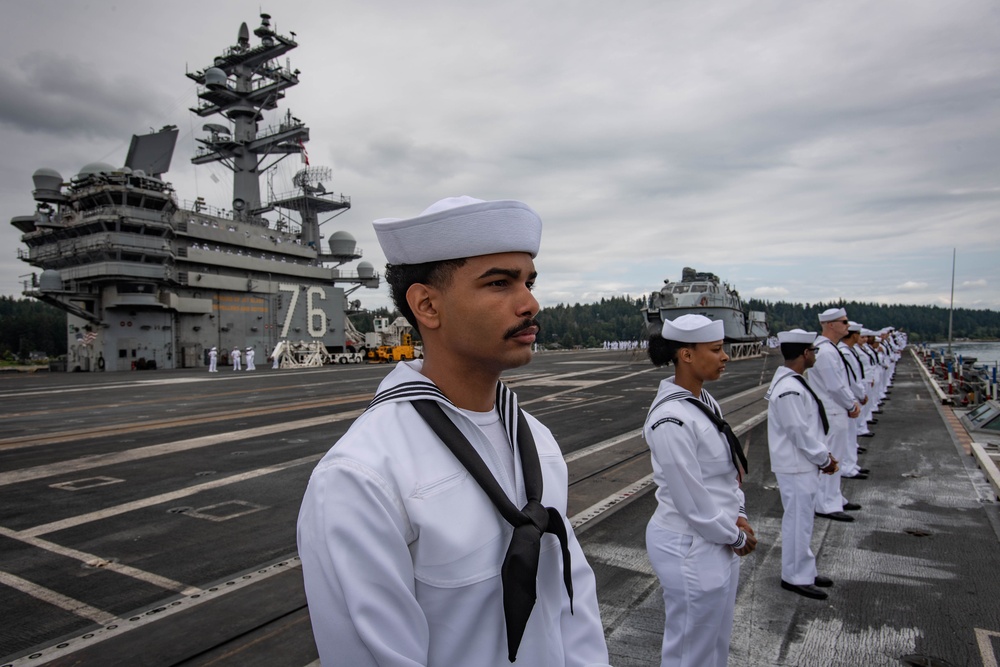 USS Ronald Reagan (CVN 76) arrives at Naval Base Kitsap