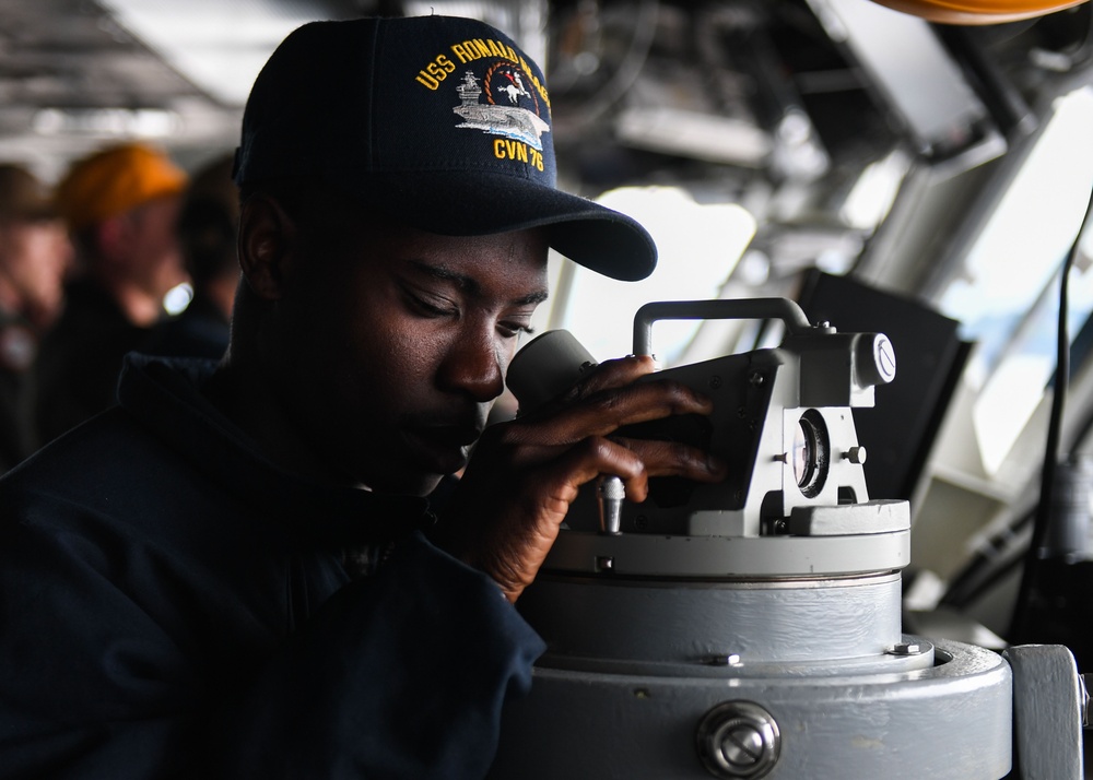 USS Ronald Reagan (CVN 76) arrives at Naval Base Kitsap