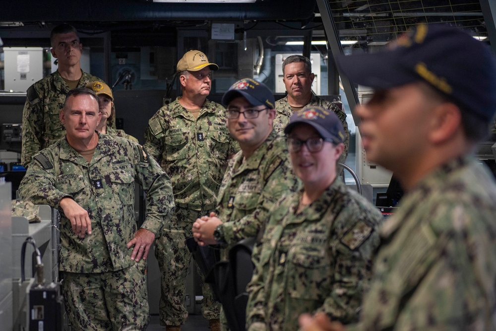 Surface Warfare Flag Officers Tour SCSTC and USS Pinckney