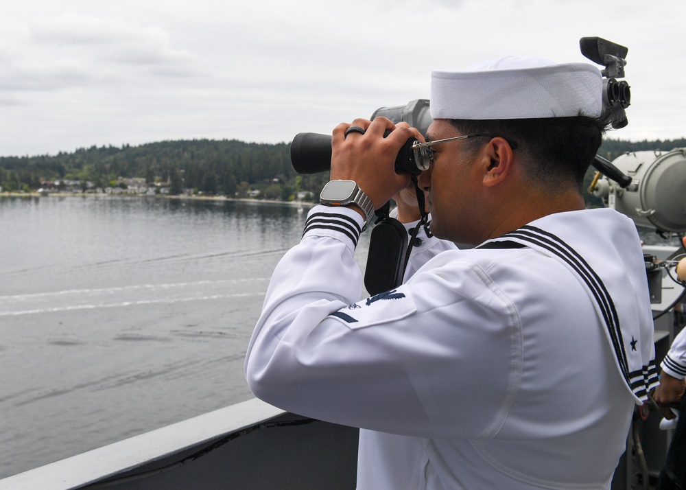 USS Ronald Reagan (CVN 76) arrives at Naval Base Kitsap