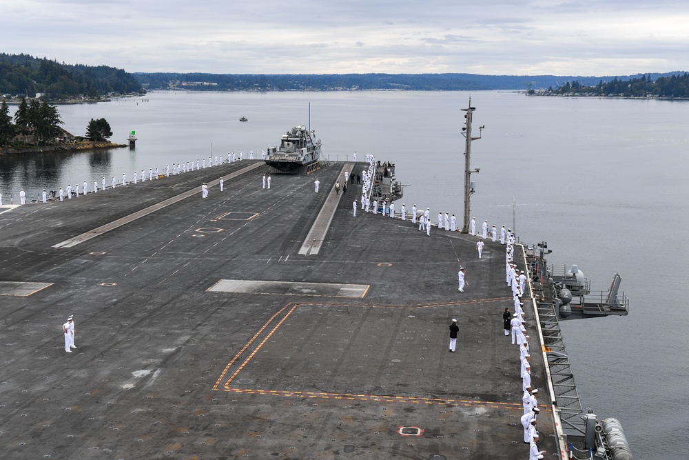 USS Ronald Reagan (CVN 76) arrives at Naval Base Kitsap