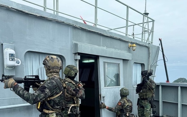 Naval Special Warfare, Indonesian Navy’s Komando Pasukan Katak (KOPASKA) Conduct Maritime Operations