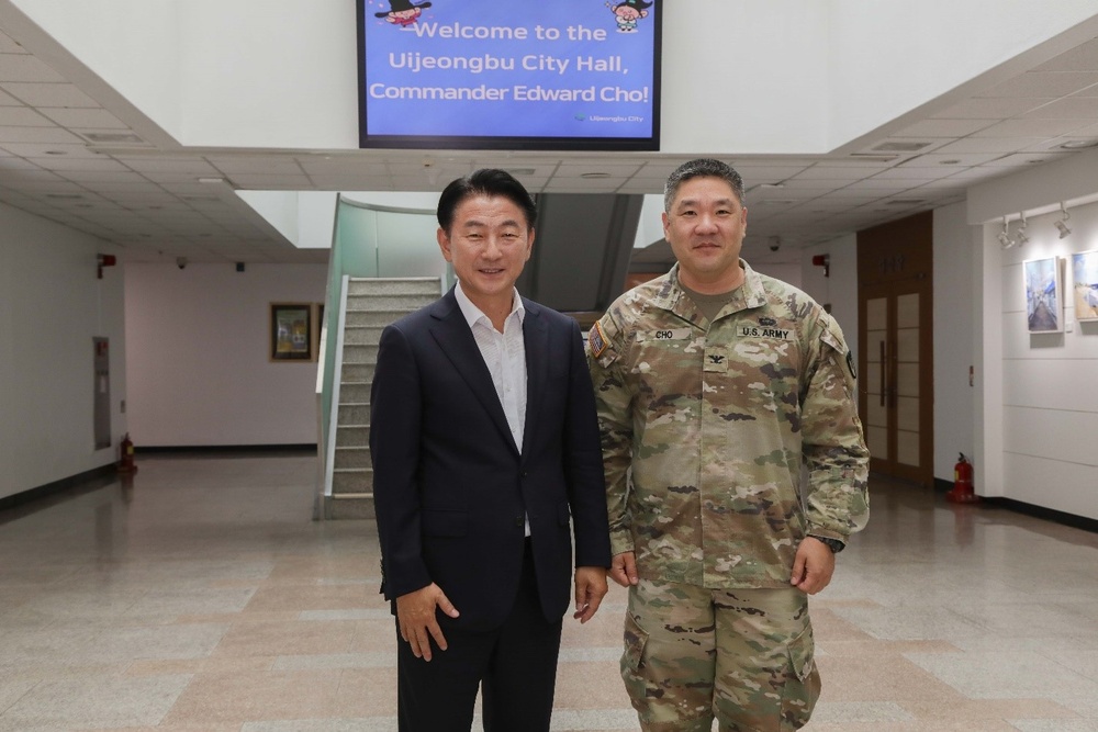 Yongsan-Casey commander builds community partnerships