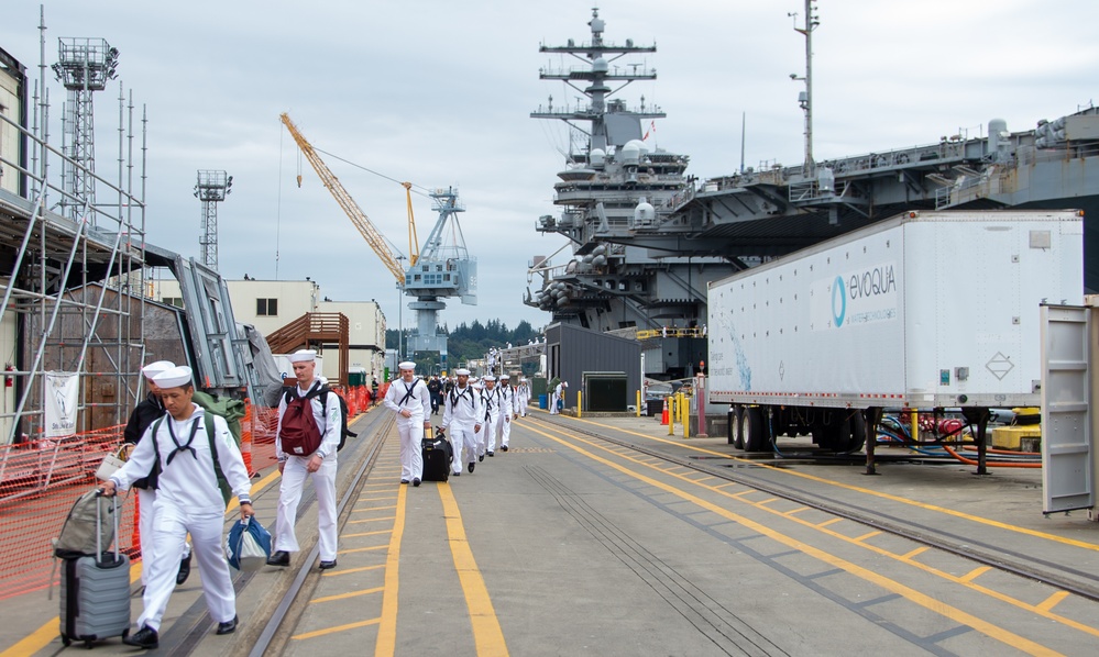 DVIDS - Images - USS Ronald Reagan (CVN 76) arrives at Naval Base ...