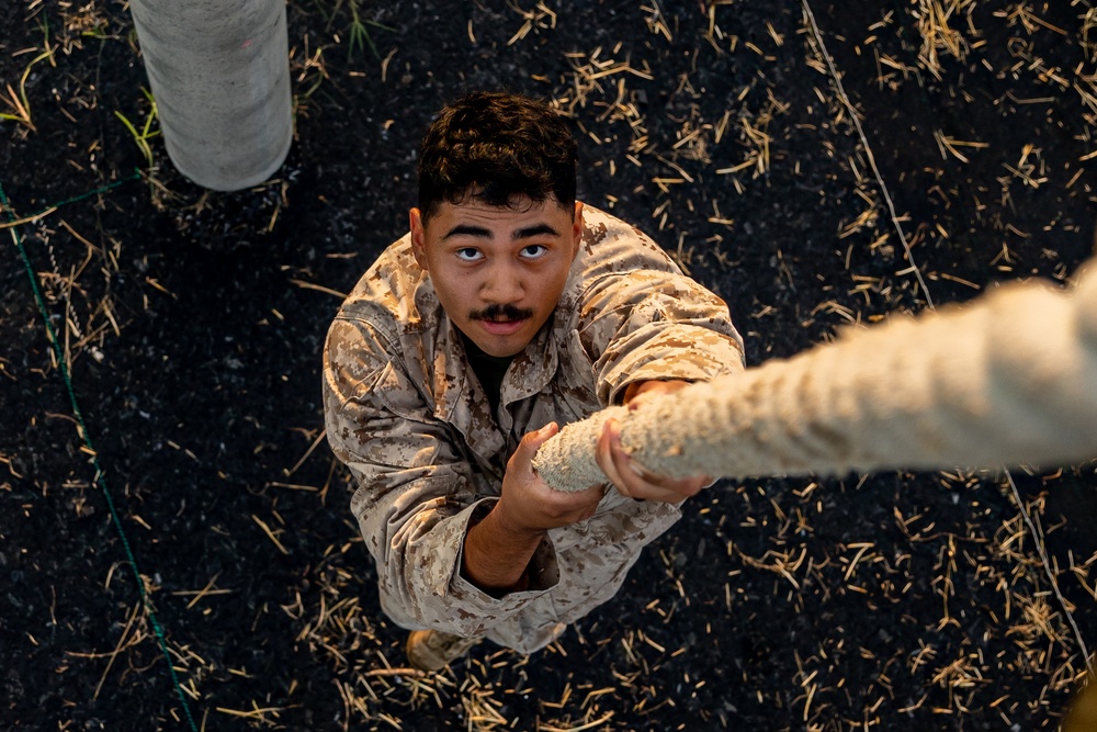 MWHS-1 NCOs navigate the obstacle course