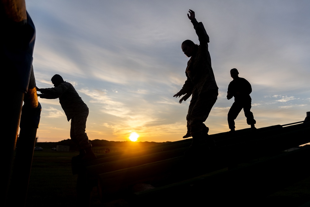 MWHS-1 NCOs navigate the obstacle course