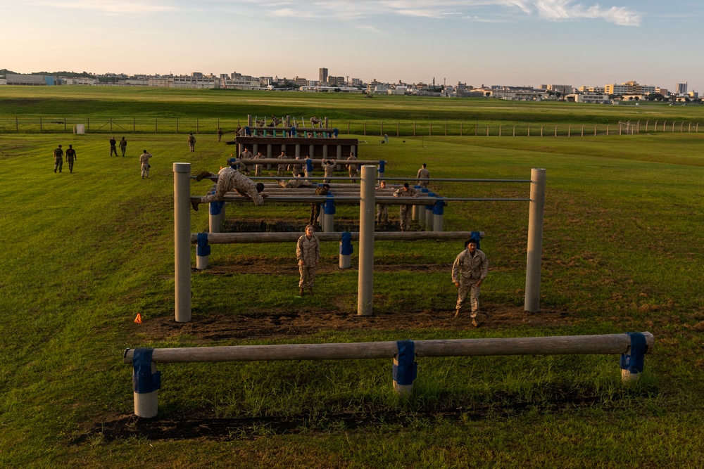 MWHS-1 NCOs navigate the obstacle course
