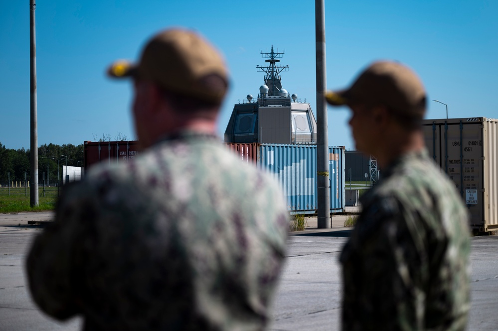 Commander, Navy Region EURAFCENT Visits NSF Redzikowo, Poland