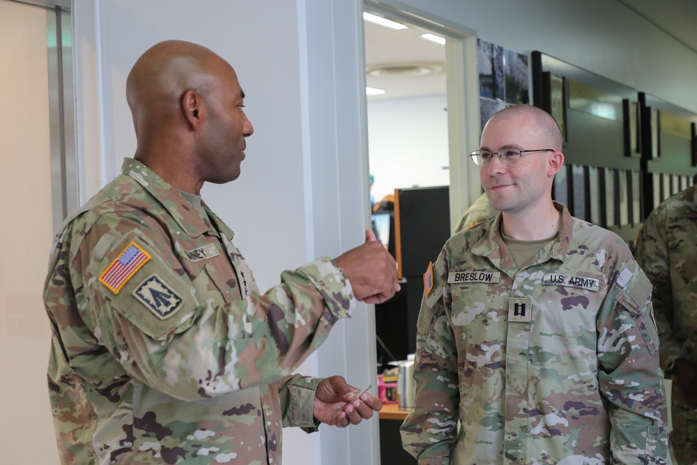 U.S. Army Space and Missile Defense Command Leadership visits 38th ADA BDE