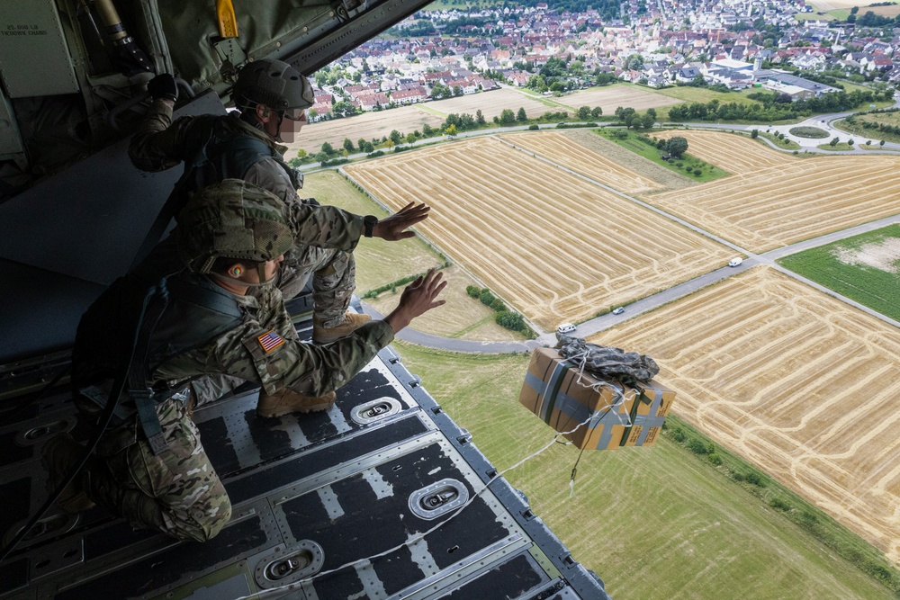 U.S. Army Green Berets perform air drop training with U.S. Air Force Airmen