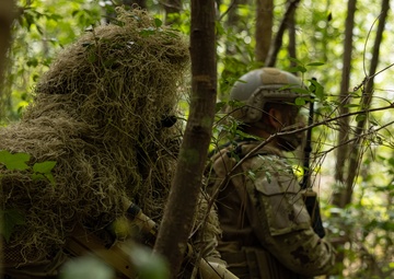 2nd Battalion, 2nd Marine Regiment conducts an assault with the United Arab Emirates