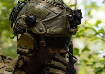 2nd Battalion, 2nd Marine Regiment conducts an assault with the United Arab Emirates 