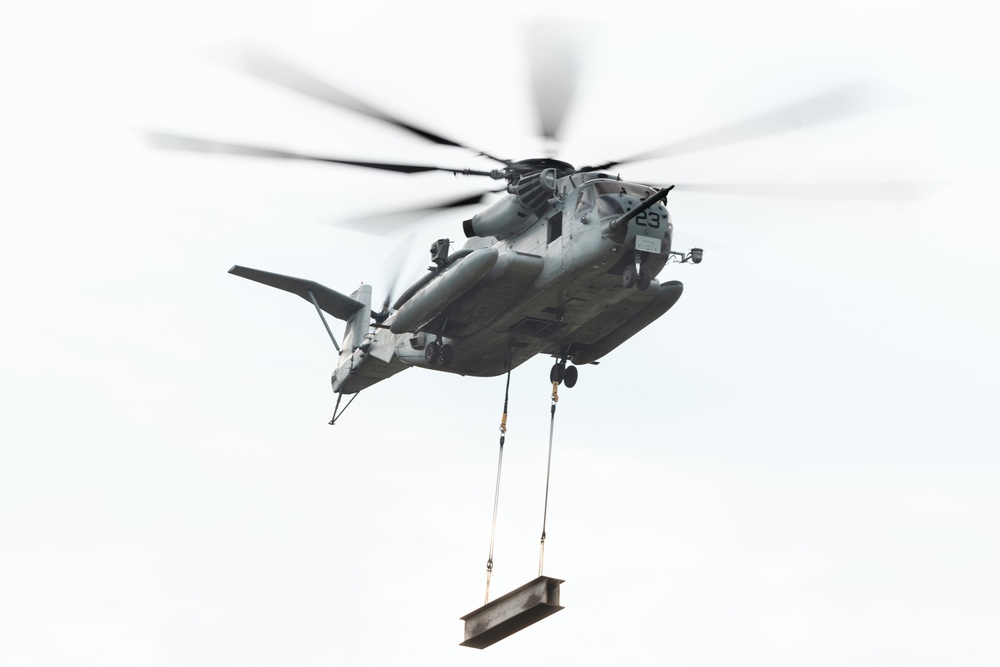 2nd Distribution Support Battalion Conducts Helicopter Support Team Operations