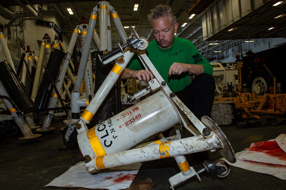 Sailors Aboard USS Carl Vinson Conduct Maintenance