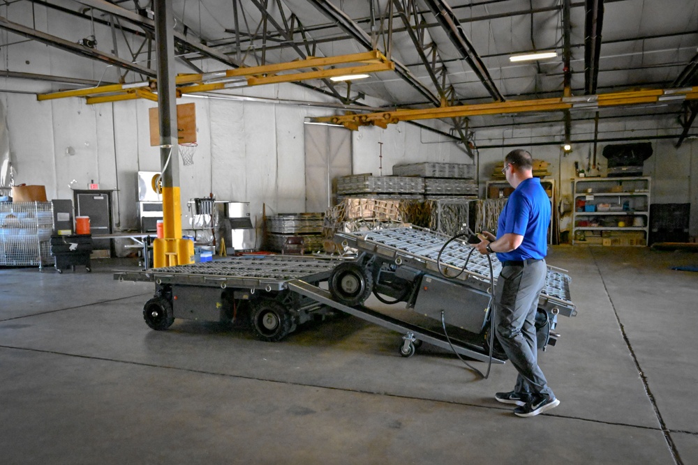 HERKWERX Innovation Lab tests prototype cargo loader