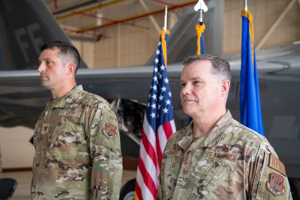 Master Sgt. John David Eaves retires