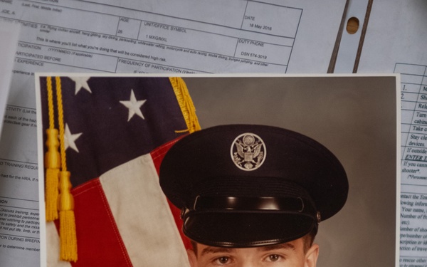 Master Sgt. John David Eaves retires