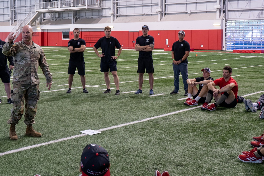 3rd Special Forces Group visits the Carolina Hurricanes