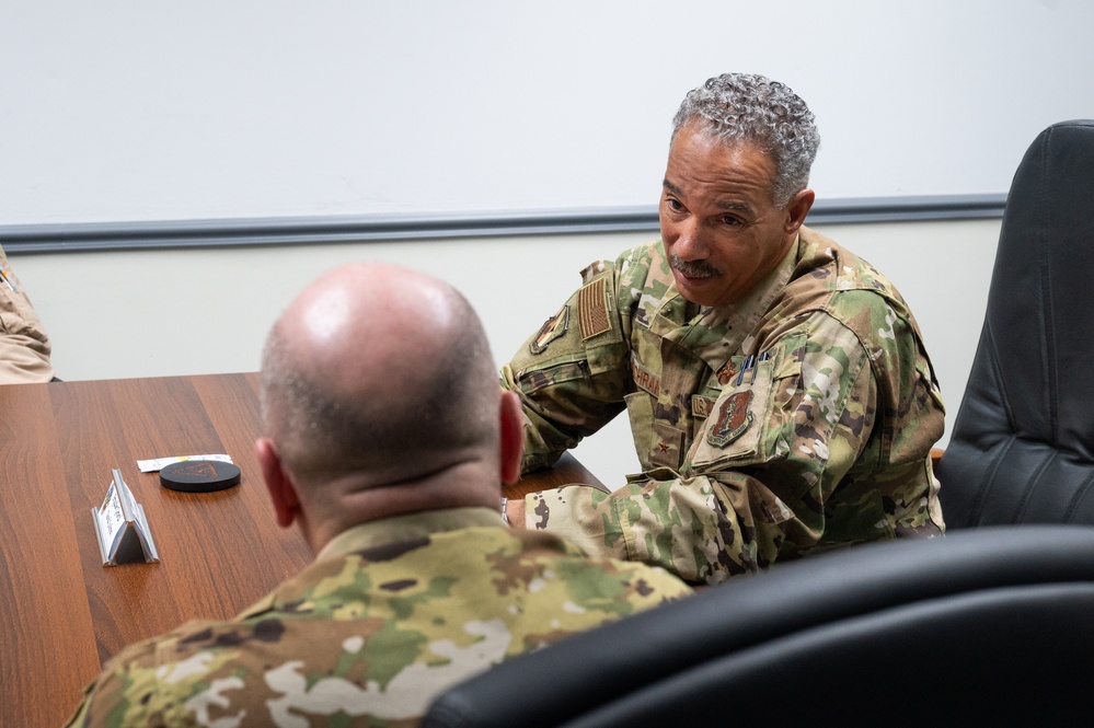 Commander of the West Virginia ANG visits the 379th AEW
