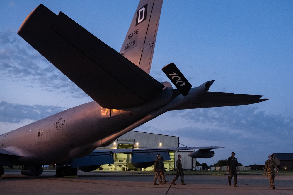 Lightning over Poland: 100th ARW refuels 48th FW during F2T2 NATO exercise