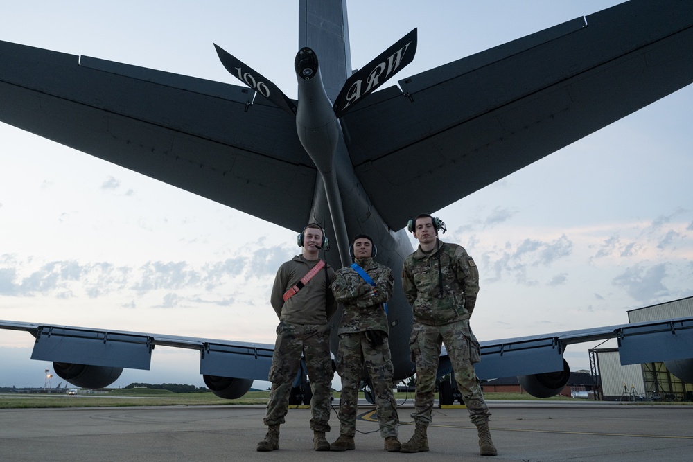 Lightning over Poland: 100th ARW refuels 48th FW during F2T2 NATO exercise