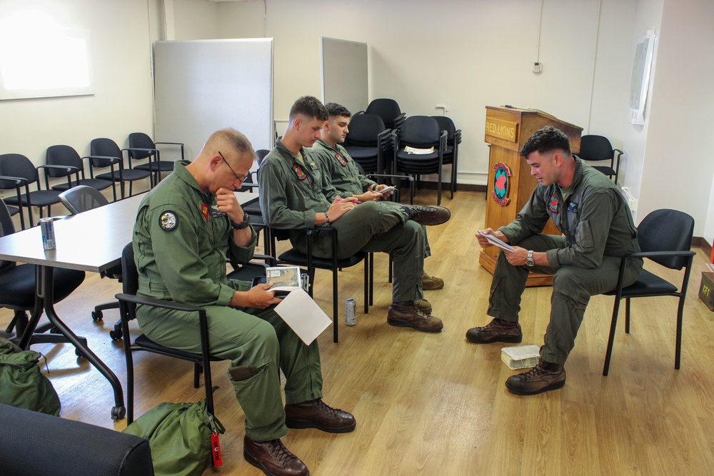 1st MAW CG visits MAG-24