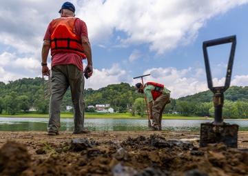 Geologists and historians trek muddy shores to protect Monongahela River’s cultural heritage