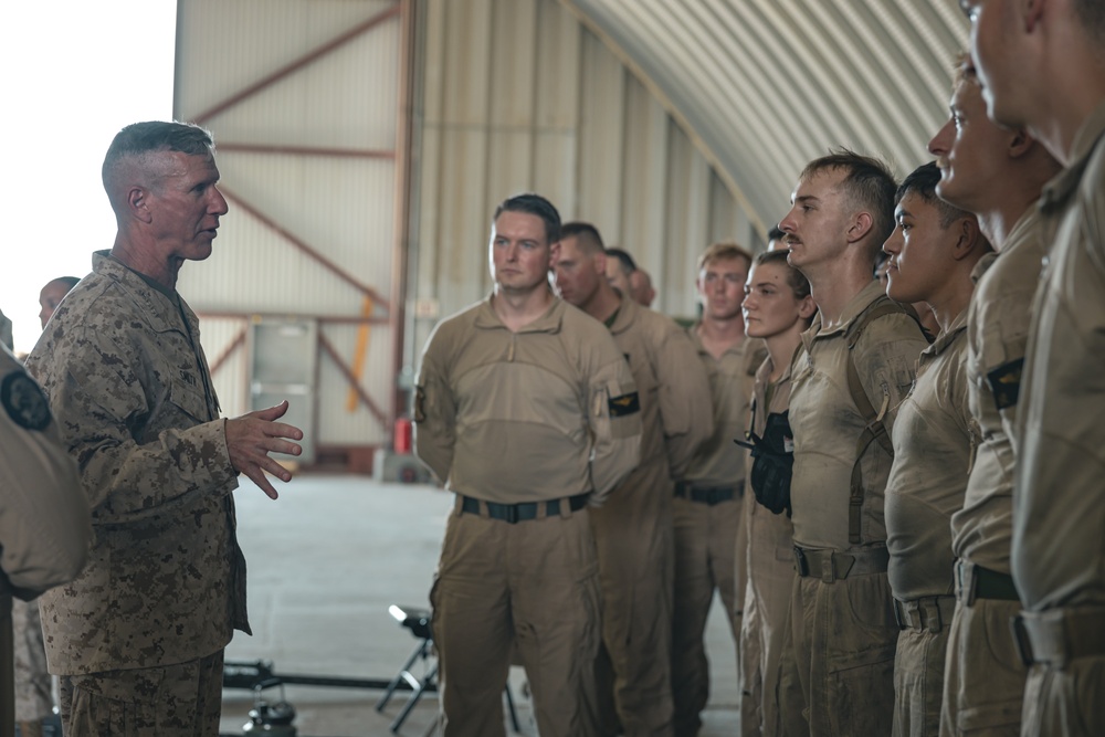 Commandant, Gen. Smith, Visits Marine Corps Air Ground Combat Center, Twentynine Palms