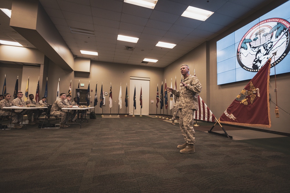 Commandant, Gen. Smith, Visits Marine Corps Air Ground Combat Center, Twentynine Palms