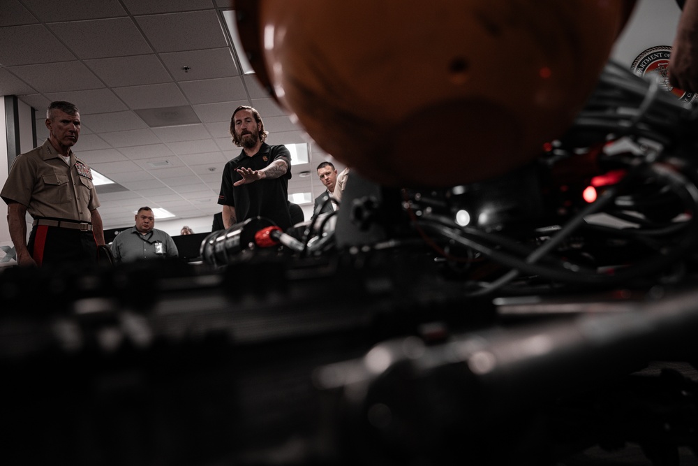 Commandant, Gen. Smith, Visits West Coast Marines