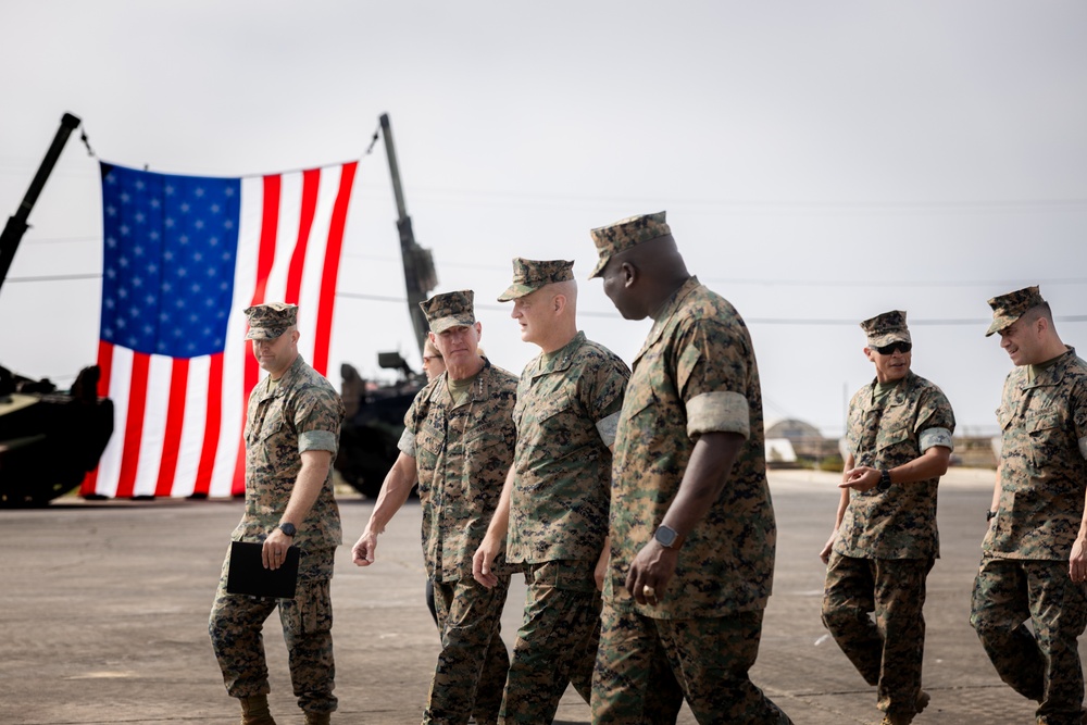 Commandant, Gen. Smith, Visits West Coast Marines