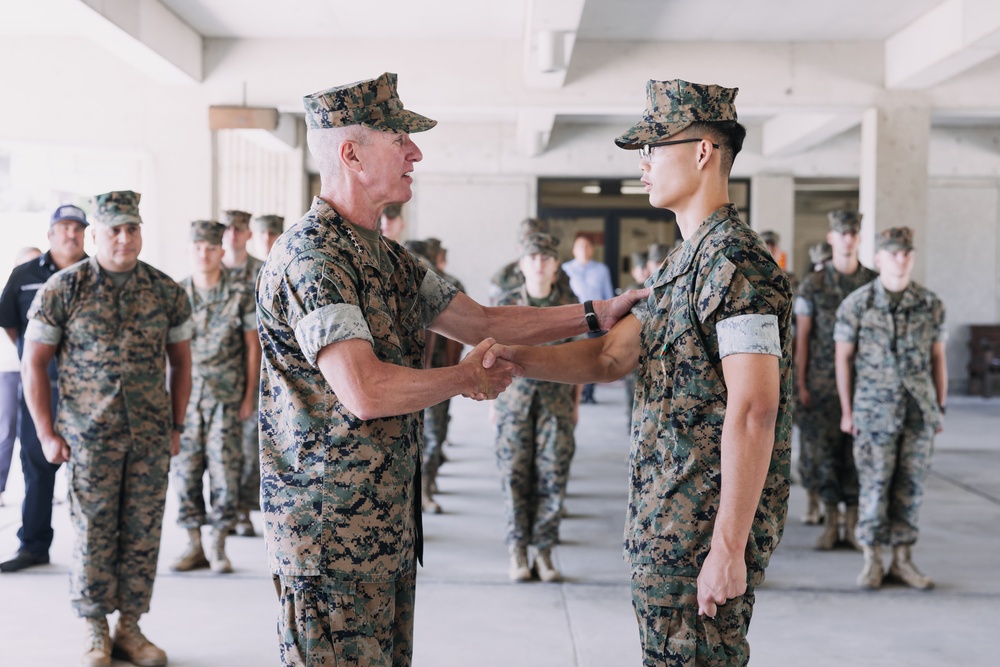 Commandant, Gen. Smith, Visits West Coast Marines