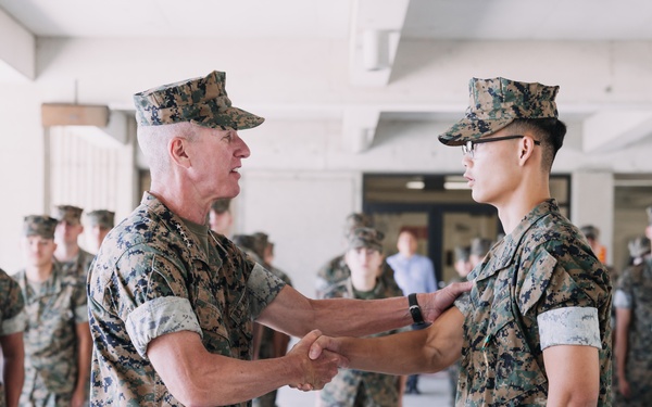 Commandant, Gen. Smith, Visits West Coast Marines