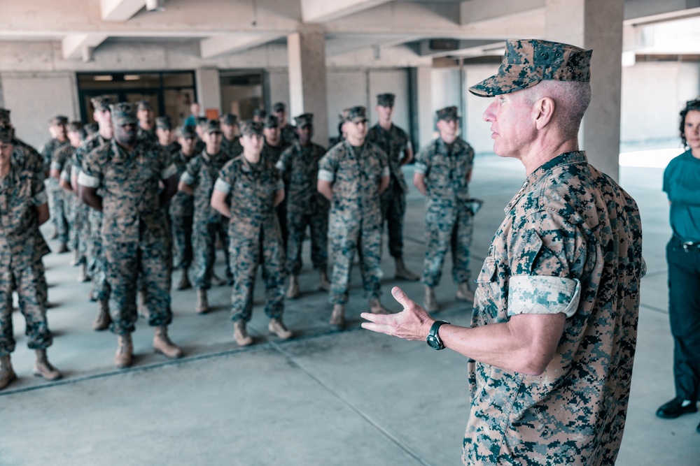 Commandant, Gen. Smith, Visits West Coast Marines