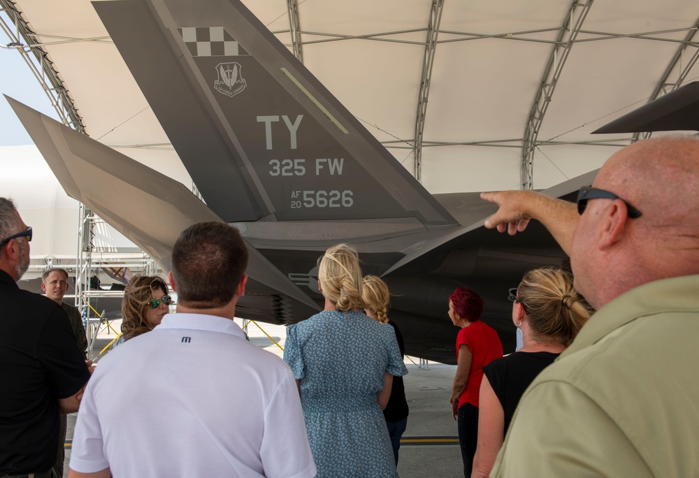 Tyndall’s newest honorary commanders’ first immersion