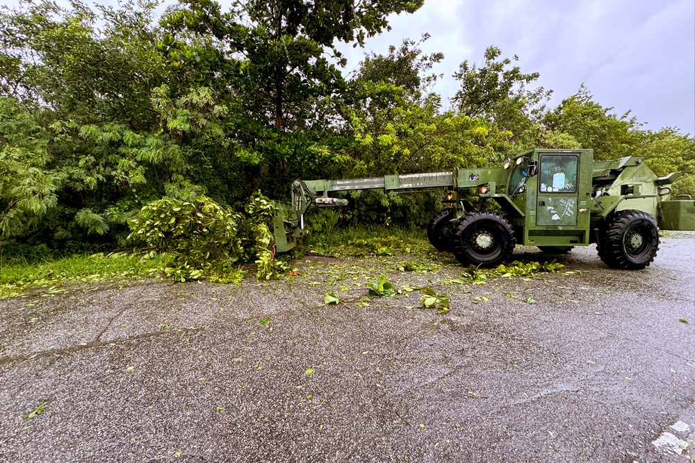 Reserve Soldiers from 1st MSC Clear Roads in Ceiba, PR.