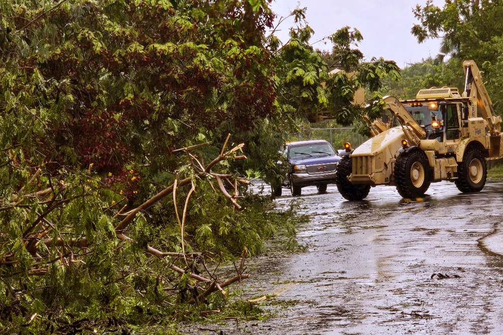 Reserve Soldiers from 1st MSC Clear Roads in Ceiba, PR.